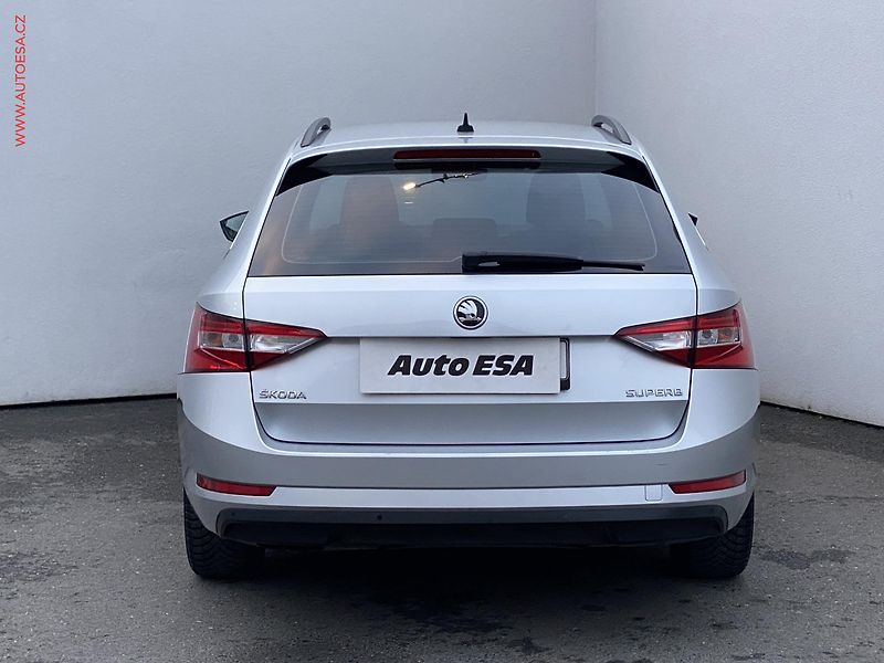 Škoda Superb (2016) 2.0 TDi, ČR, SportLine, DSG - fotka 5 z 17