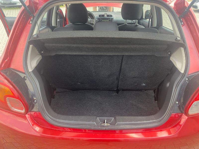 Mitsubishi Space Star (2015) 1.0 52kW - fotka 13 z 17