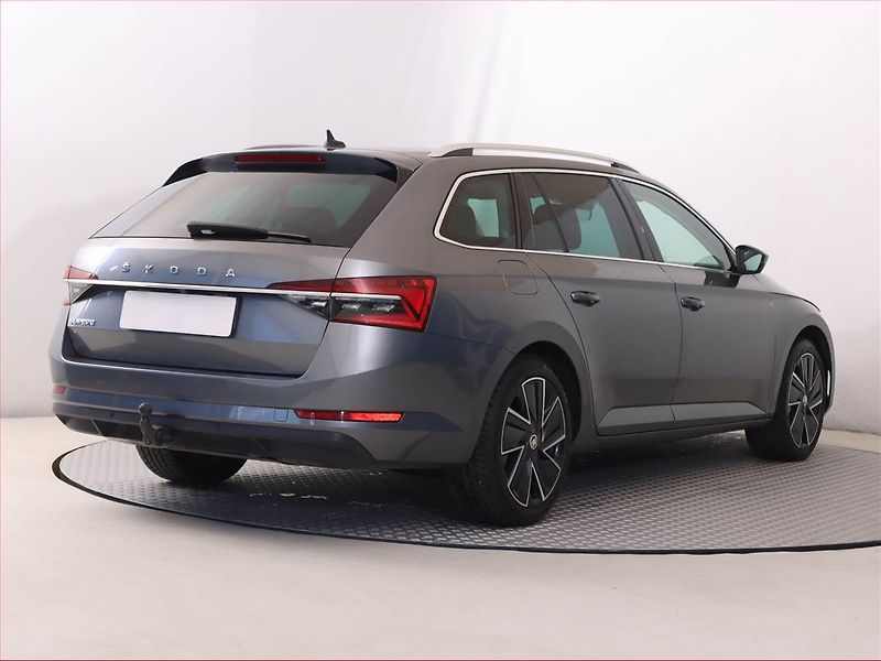 Škoda Superb (2022) Style 1.5 TSI - fotka 5 z 28