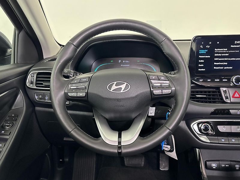 Hyundai i30 Smart DCT - fotka 18 z 27