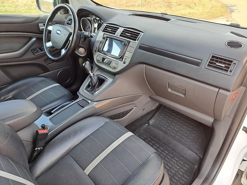 Ford Kuga (2009) 2.0 TDCi 4x4 PŮVOD ČR - fotka 13 z 31