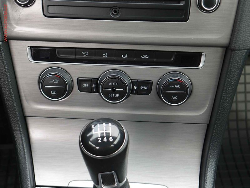Volkswagen Golf (2013) 1.2 TSi, 1.maj,ČR, AAC, tempo - fotka 13 z 15