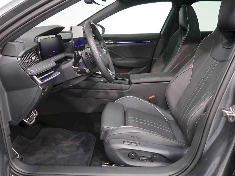 Škoda Superb (2025) SPORTLINE 2.0TSI 195KW 4x4 DSG - fotka 13 z 48
