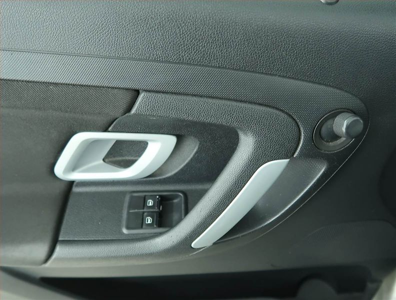 Škoda Roomster (2008) 1.4 16V, po STK, dobrý stav - fotka 15 z 15