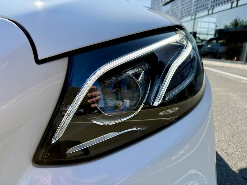 Mercedes-Benz Třídy E (2020) 53 AMG 4MATIC+ kupé - fotka 49 z 58
