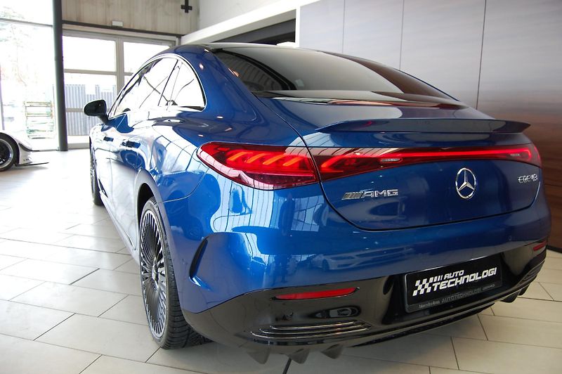 Mercedes-Benz EQE (2022) 43AMG 4MATIC - fotka 7 z 23