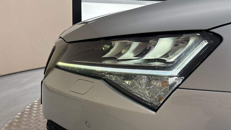 Škoda Superb 2.0 TDI Style Combi - fotka 18 z 26