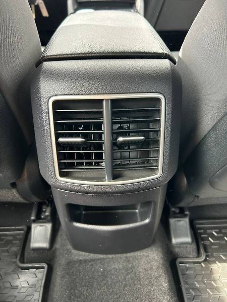Kia Sportage (2023) 1.6 T-GDI MHEV 110kW Exlusive - fotka 13 z 31