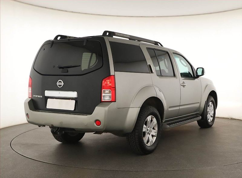 Nissan Pathfinder (2008) 2.5 dCi, 4X4, Tempomat - fotka 5 z 20