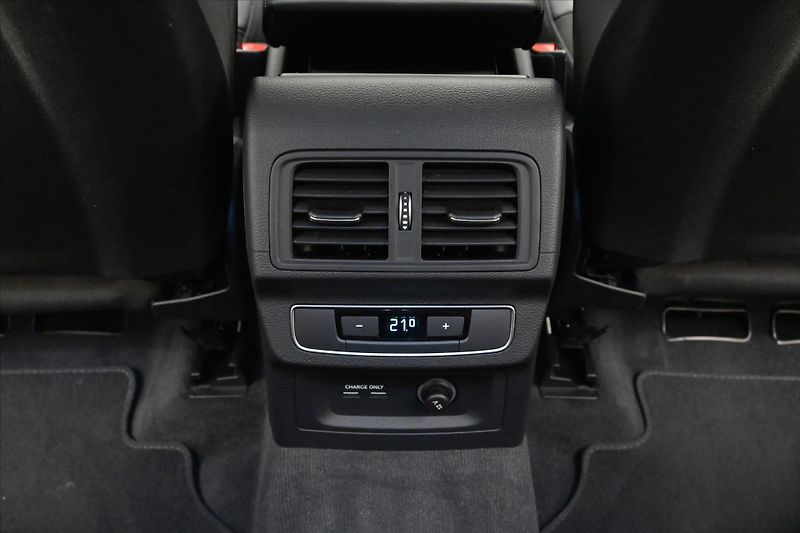Audi Q5 2,0 TDI 150kW 4x4 S-Tronic Zár - fotka 22 z 32