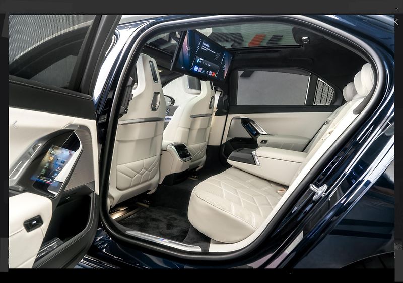 BMW i7 (2026) 760, 2026,TV, M, 6290km,Carbon - fotka 11 z 24
