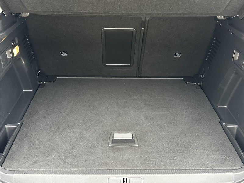 Peugeot 3008 1,5 BlueHDI 130PS  Active - fotka 42 z 55