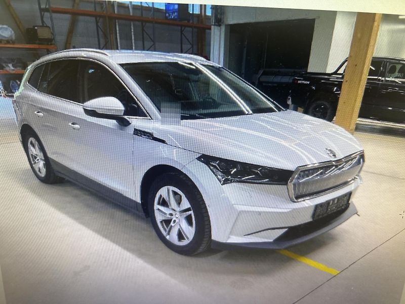 Škoda Enyaq 150kw, iV80 19ALU SOH 94% - fotka 2 z 7