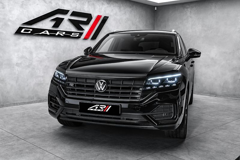 Volkswagen Touareg R-line 4M Vzduch IQ Ergo - fotka 3 z 24