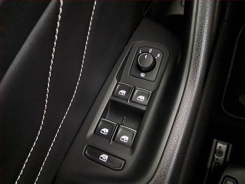 Volkswagen Passat (2019) 1.5 TSI, Automat, Kůže, Navi - fotka 19 z 19
