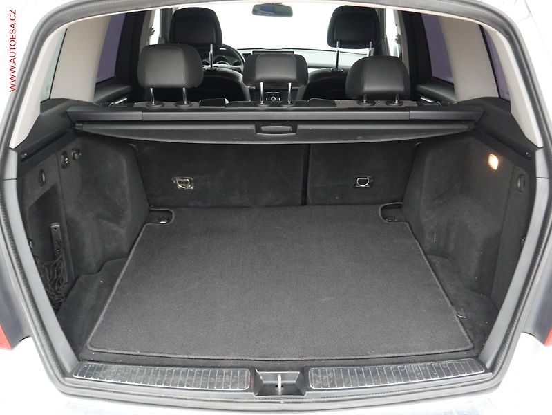 Mercedes-Benz GLK (2008) 3.0 CDi 320 CDi 4Matic, ČR - fotka 7 z 18