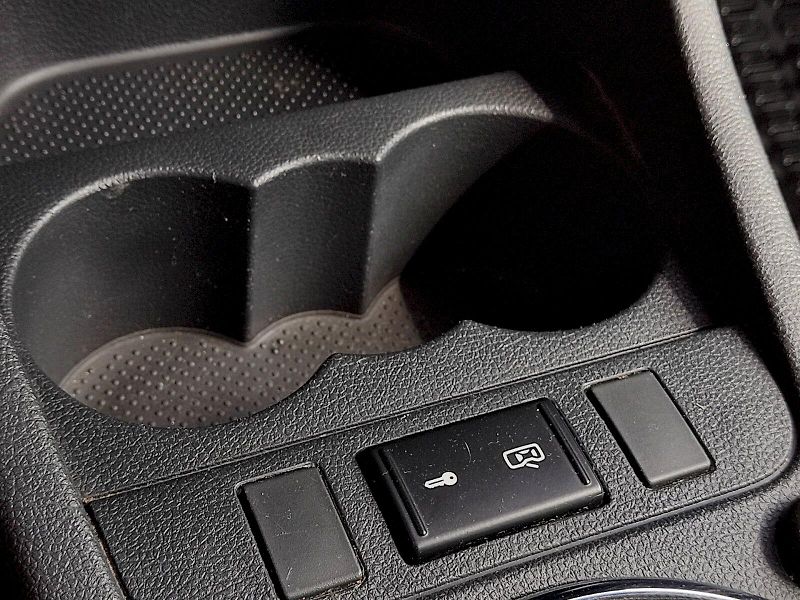 Škoda Fabia (2011) combi Ambiente 1,2 Tsi 63 Kw - fotka 15 z 27