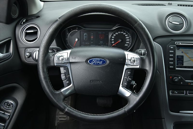 Ford Mondeo 2.0TDCI 120kW NAVI SERVIS. KN. - fotka 14 z 23