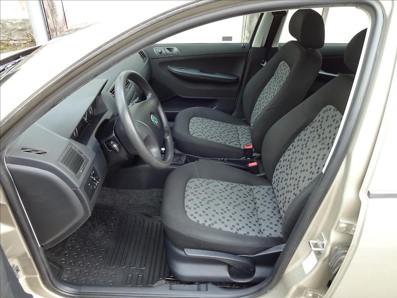 Škoda Fabia I 1,2i 47kW Combi - fotka 19 z 43