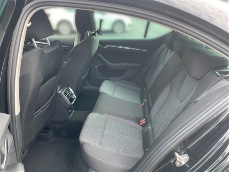 Škoda Octavia 2,0 TDI 110 Style AT - fotka 8 z 11