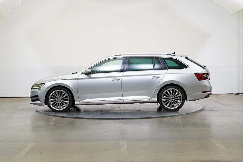 Škoda Superb - fotka 3 z 28