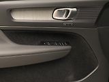 Volvo XC40 B4 AWD INSCRIPTION AUT CZ - náhled 27