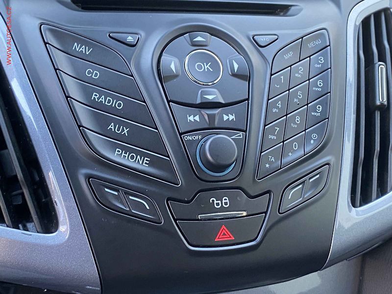 Ford Focus (2014) 1.0 EB, Titanium, bixen, navi - fotka 15 z 19