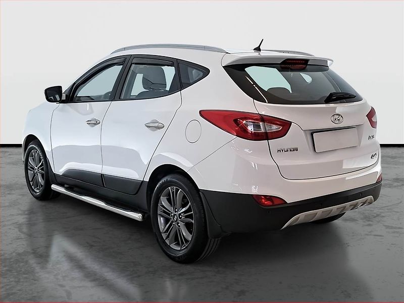 Hyundai ix35 (2015) 1.6 GDI, Serv.kniha, Kůže - fotka 4 z 18