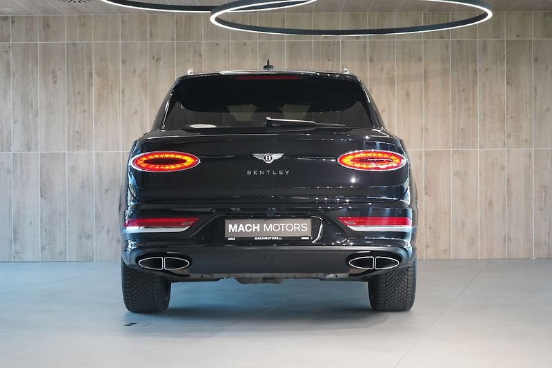 Bentley Bentayga V8, AWD, Panorama, 360° kamera - fotka 12 z 50
