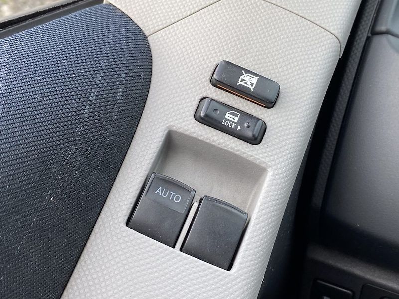 Toyota Yaris 1.3i, ČR, automat, klima - fotka 13 z 13