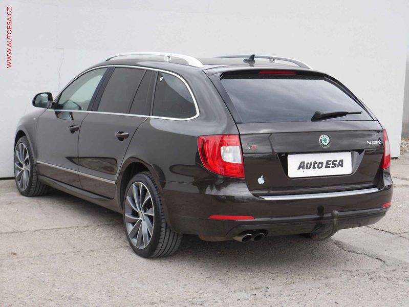Škoda Superb (2012) 2.0TDi, AT, autoAC - fotka 4 z 20