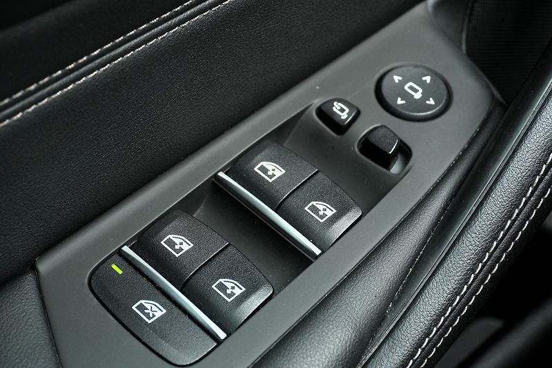 BMW Řada 5 545e xDríve, ČR, Ventilace - fotka 23 z 31