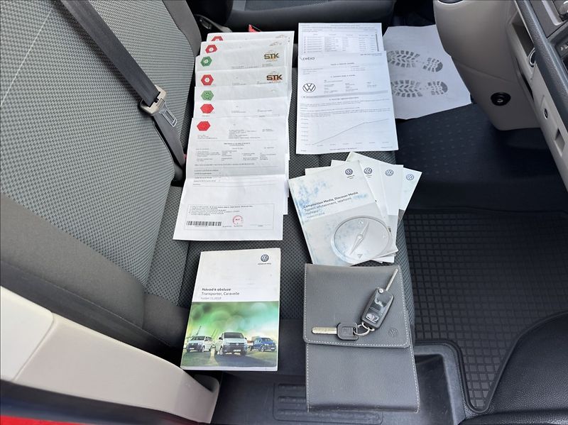 Volkswagen Transporter 2,0 TDI 4MOT LONG DPH 1.maj ČR - fotka 49 z 50