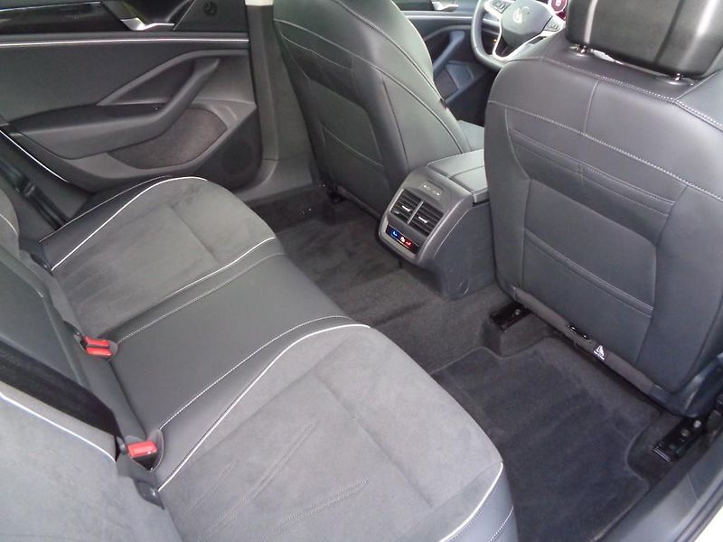 Volkswagen Passat 2.0 TDI DSG BUSINESS  110 KW - fotka 26 z 30