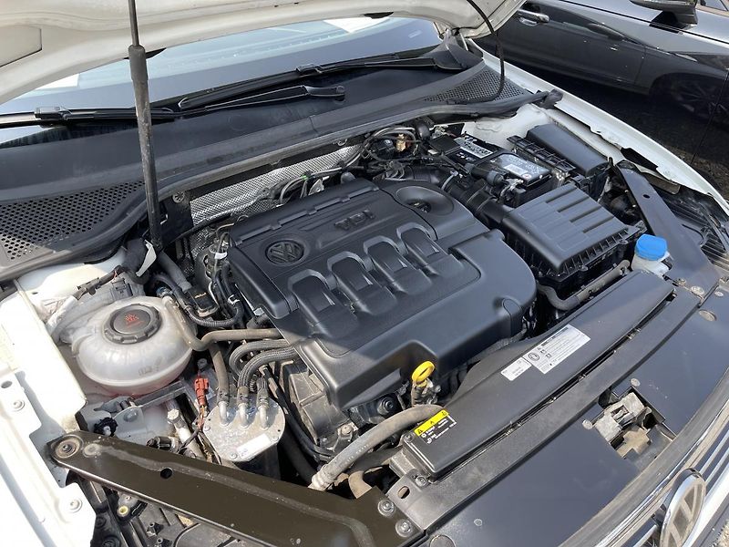 Volkswagen Passat 2.0TDi HIGHLINE NEHAV-DPH-ČR! - fotka 35 z 35