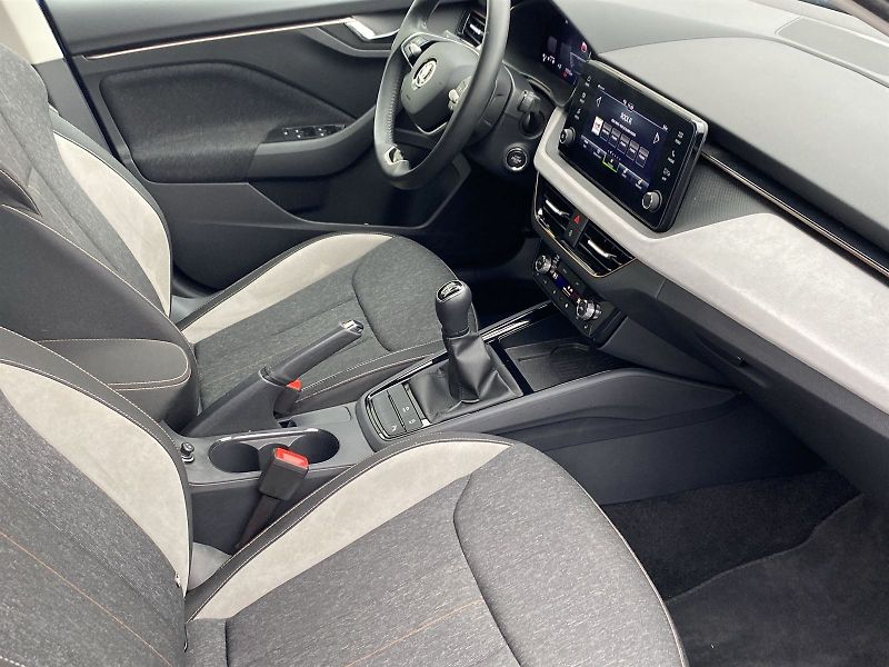 Škoda Kamiq (2024) 1.0 TSI Top Selection - fotka 10 z 34