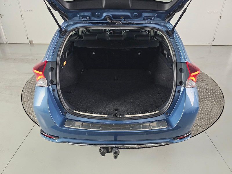 Toyota Auris (2015) TS 1.8HEV EXECUTIVE - fotka 29 z 29