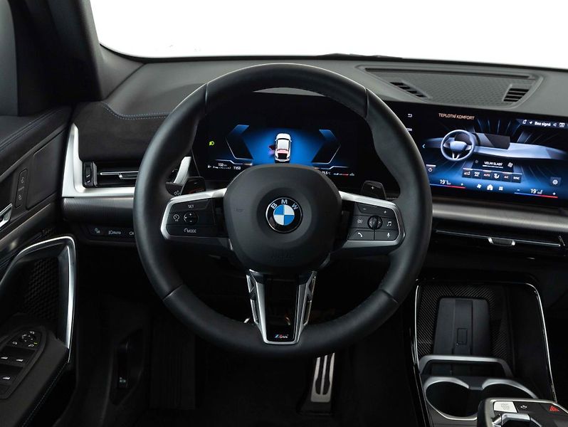 BMW X2 sDrive20i - fotka 13 z 22