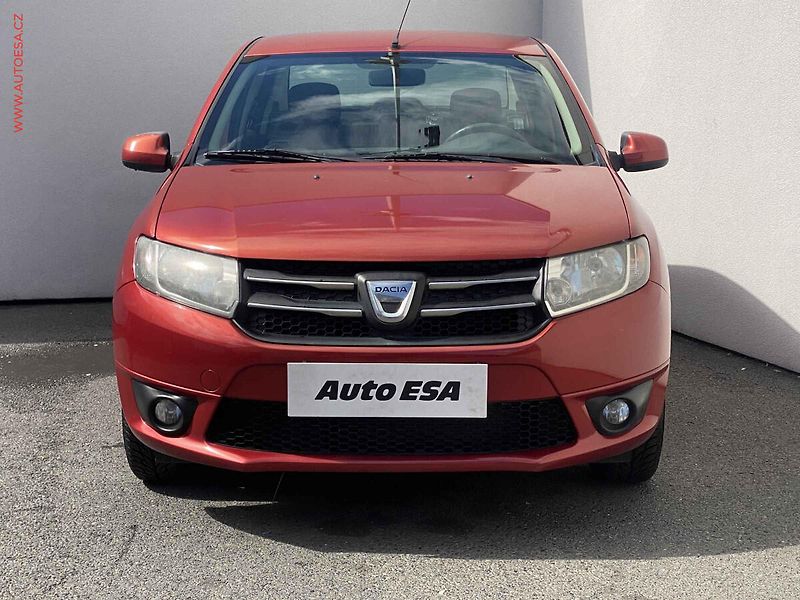 Dacia Logan (2013) 1.4MPi, 1.maj,ČR, AC - fotka 2 z 14