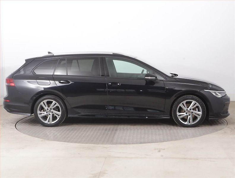 Volkswagen Golf (2022) R-Line 2.0 TDI, Kůže, Navi - fotka 6 z 15