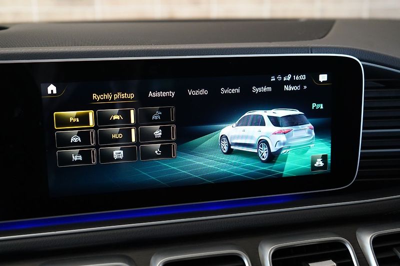 Mercedes-Benz GLE 53 AMG, Masáž, Ventilace, HUD - fotka 30 z 50