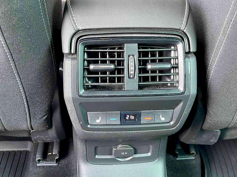 Škoda Karoq (2024) 1.5 TSI 110kW DSG SportLine - fotka 24 z 34