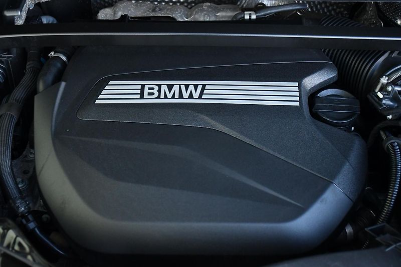 BMW X1 xDrive23d M-SPORT TAŽNÉ 1M ČR - fotka 42 z 42