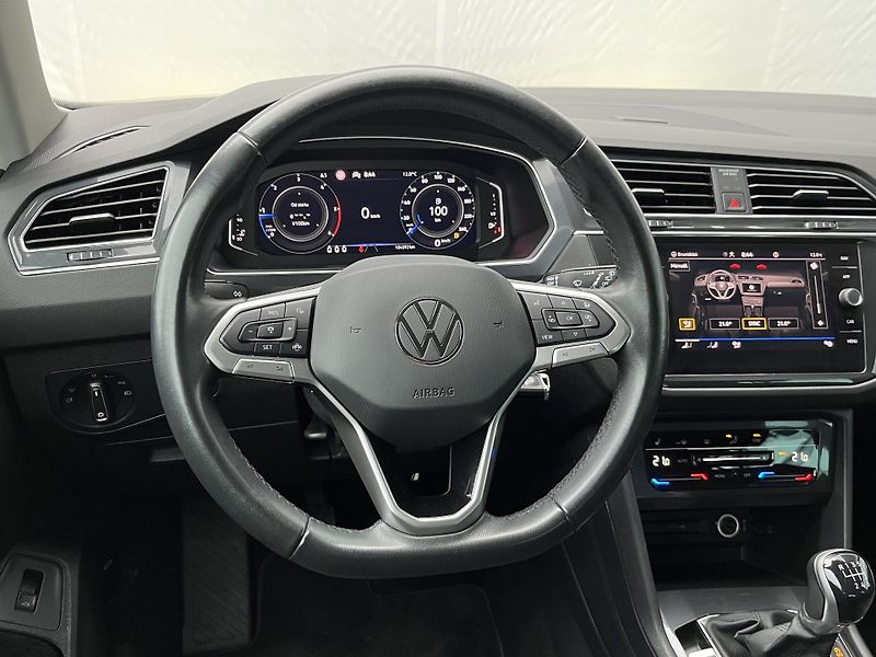 Volkswagen Tiguan 2.0TDi 110kW Elegance - fotka 30 z 30