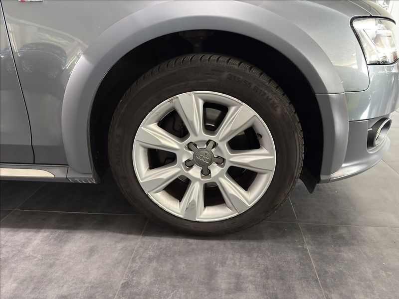 Audi A4 Allroad 3,0   TDI AT 180KW B&O BI-XEN - fotka 31 z 32