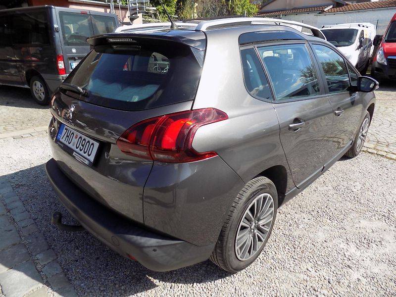 Peugeot 2008 1,2I 60 KW ACTIVE, TAŽNÉ, ČR - fotka 9 z 41