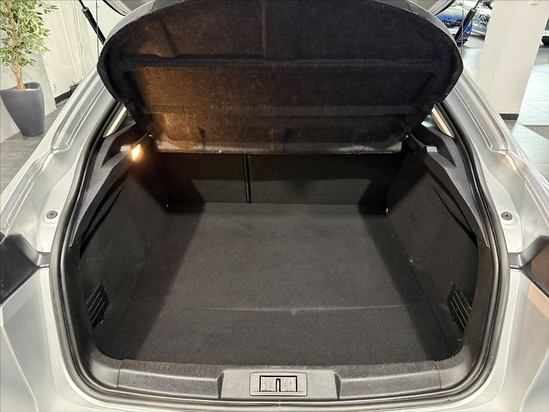 Renault Laguna 2,0   DCi GT 4CONTROL BI-XEN - fotka 31 z 42