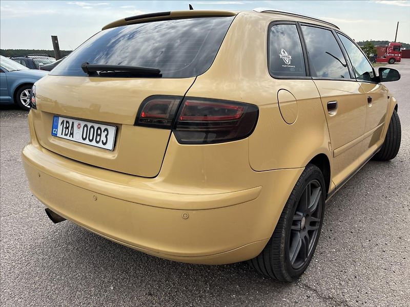 Audi A3 3,2 i V6 184KW 4x4  Sportback - fotka 44 z 45