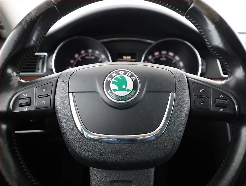Škoda Superb (2009) 2.0 TDI, Automat, po STK - fotka 8 z 18