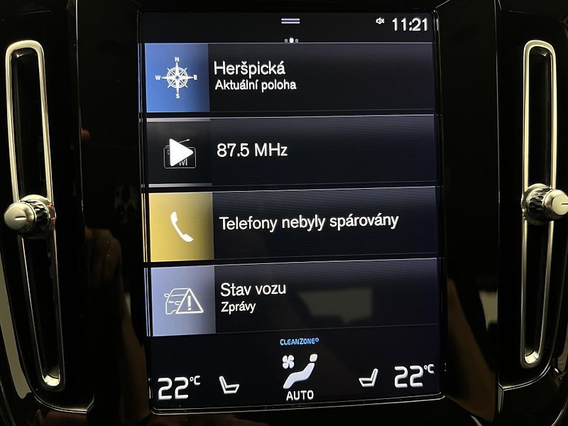Volvo XC40 T3 MOMENTUM AUT 1. maj. - fotka 27 z 45
